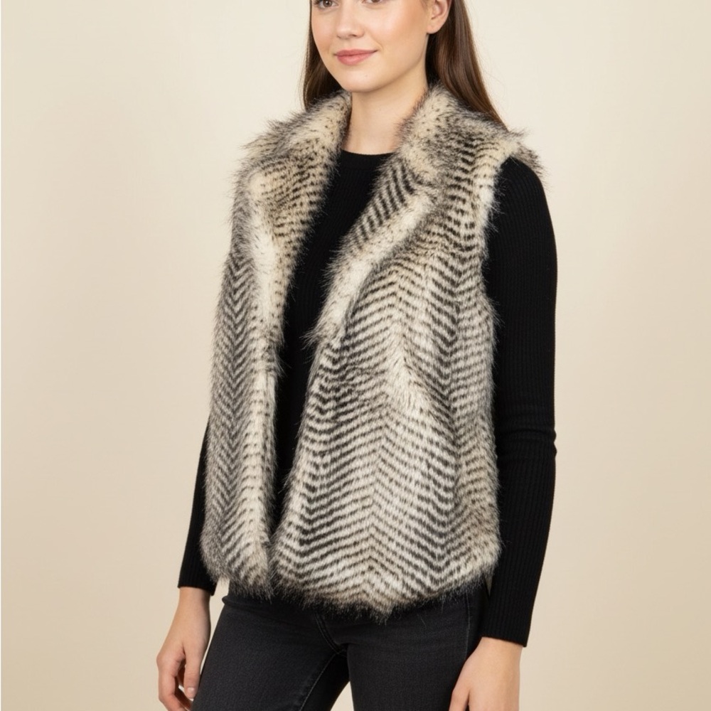 Francesca's Collections Faux Fur Vest cream and brown/black Small